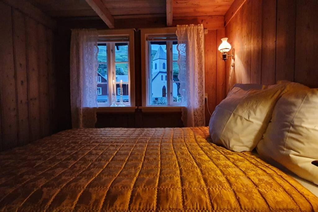 Charming And Authentic Heritage Retreat In Kvivik - Right Next To The River 外观 照片