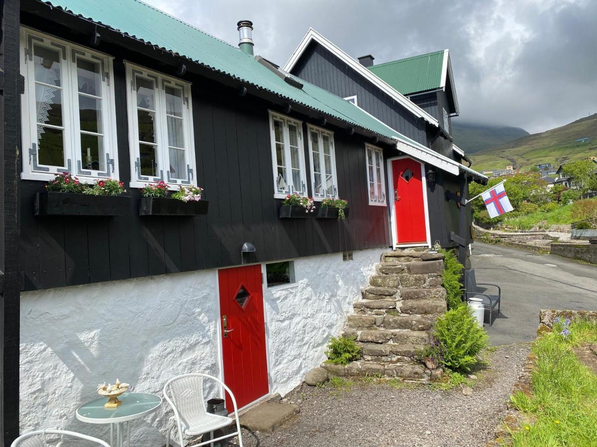 Charming And Authentic Heritage Retreat In Kvivik - Right Next To The River 外观 照片